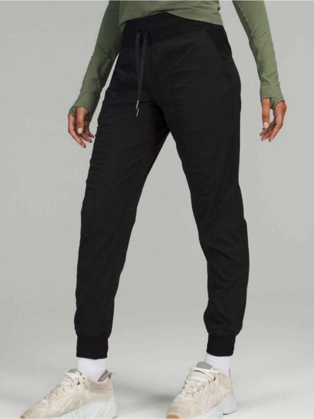 Lululemon Dance Studio Mid-Rise Jogger Black
Size 12